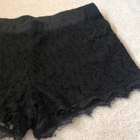 Aritzia lace shorts! - Picture 3 of 4